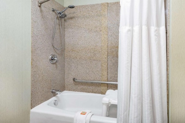 Wyndham Garden Kenosha Harborside image 20